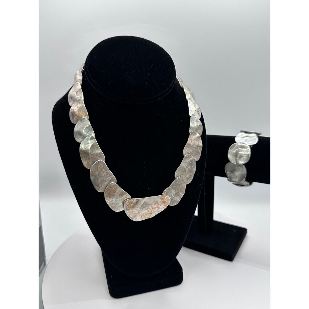 Chico’s Hammered Silver Tone Necklace Bracelet Set Adjustable Statement
